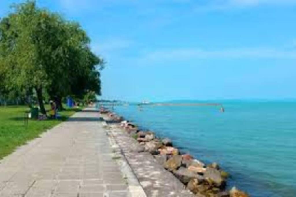 Lido Di - Aranypart - Minden 1 Percre! Apartman Siófok